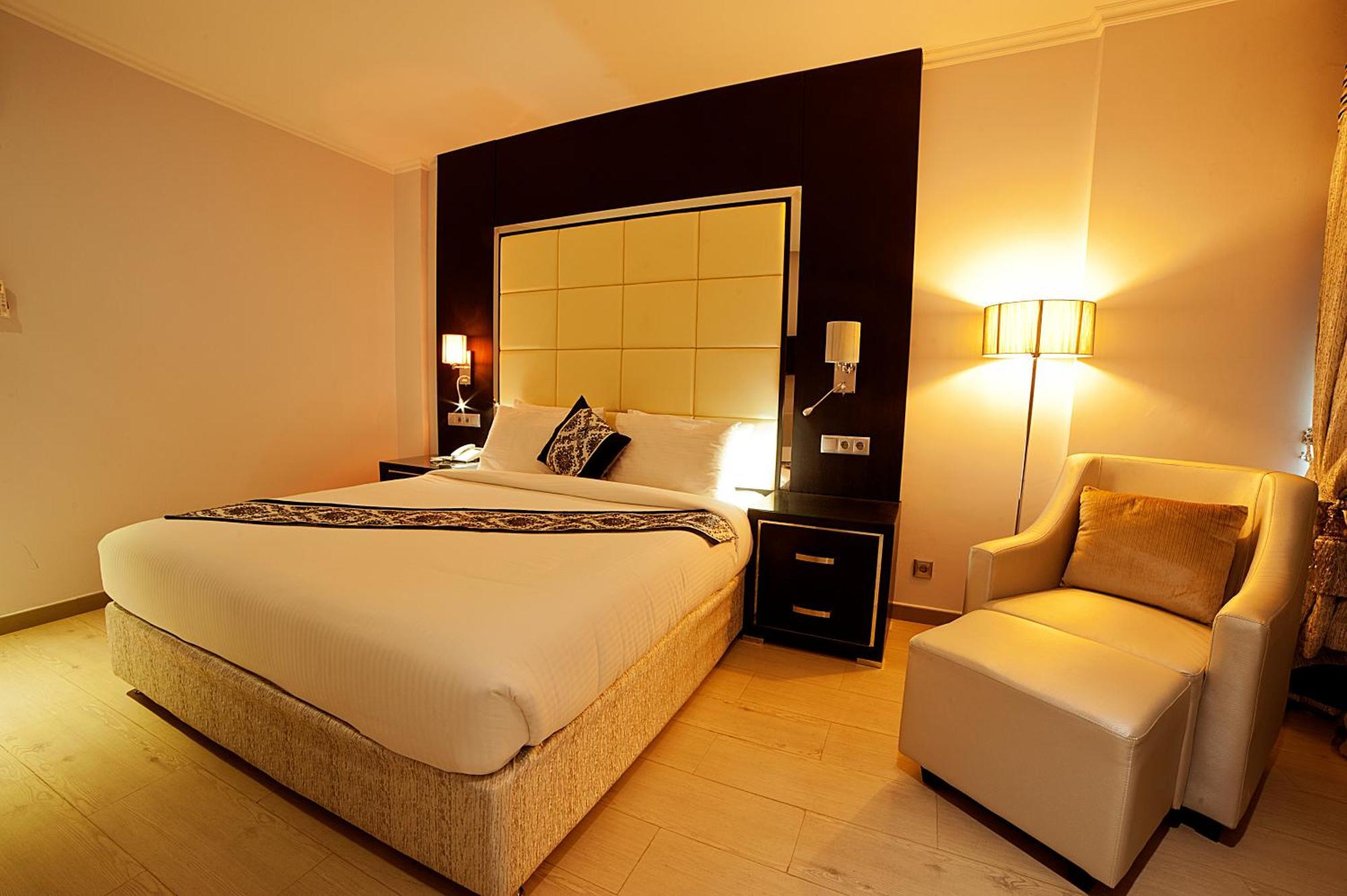 New Hotel-Нампула Экстерьер фото