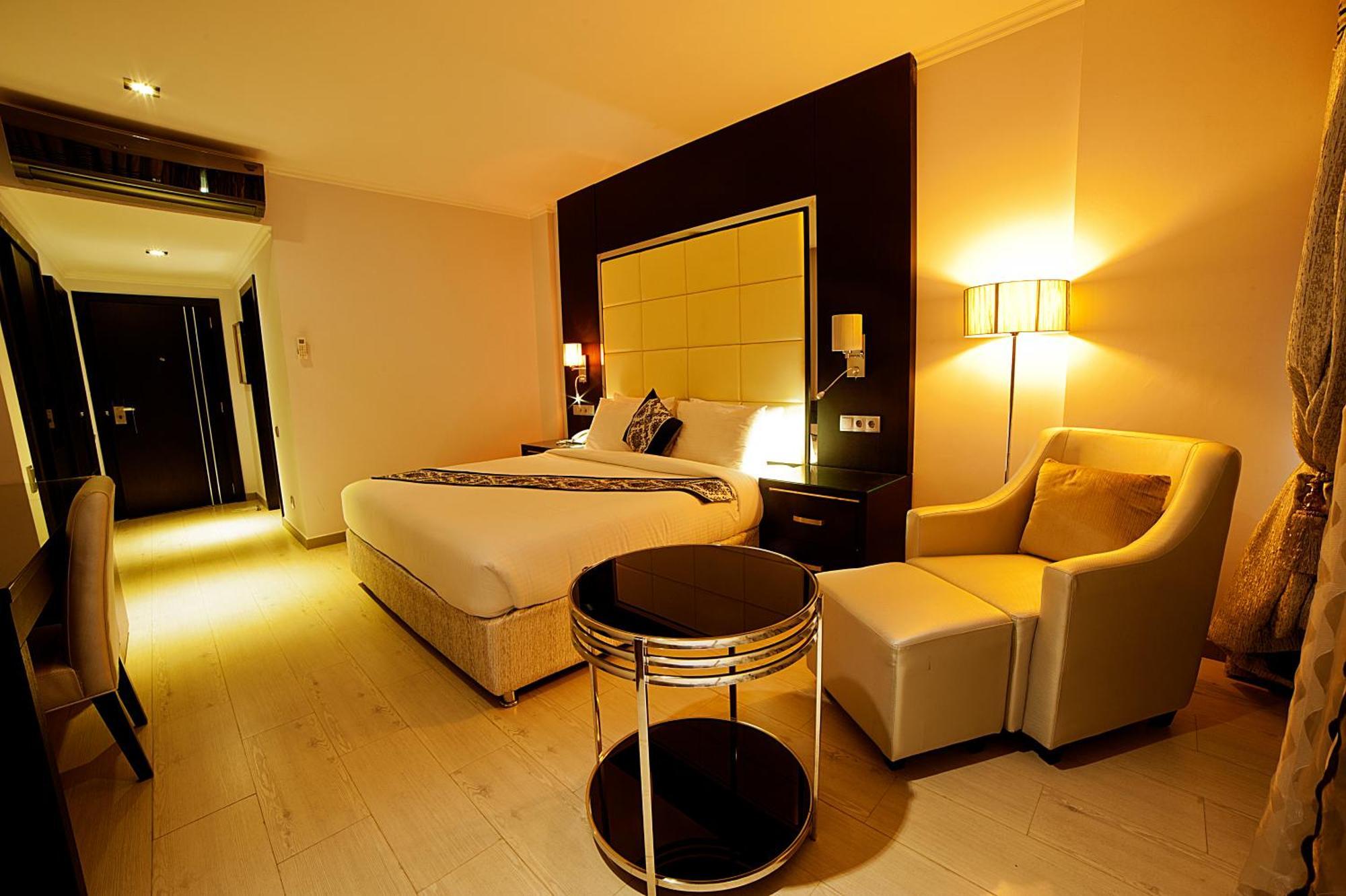 New Hotel-Нампула Экстерьер фото